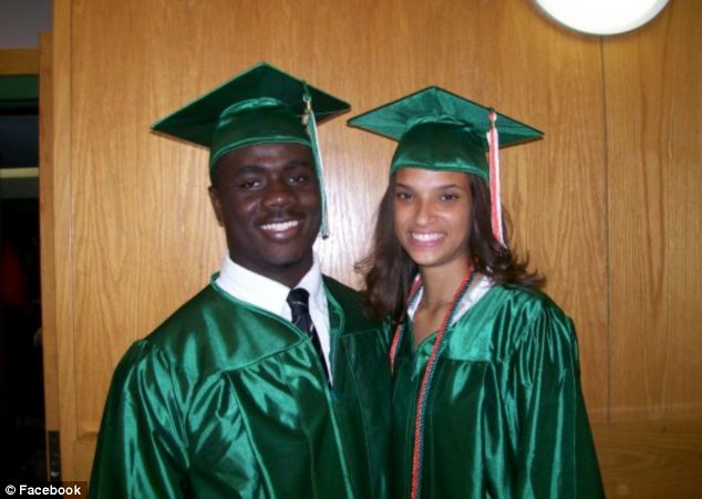 article-2428995-181F169000000578-304_634x451